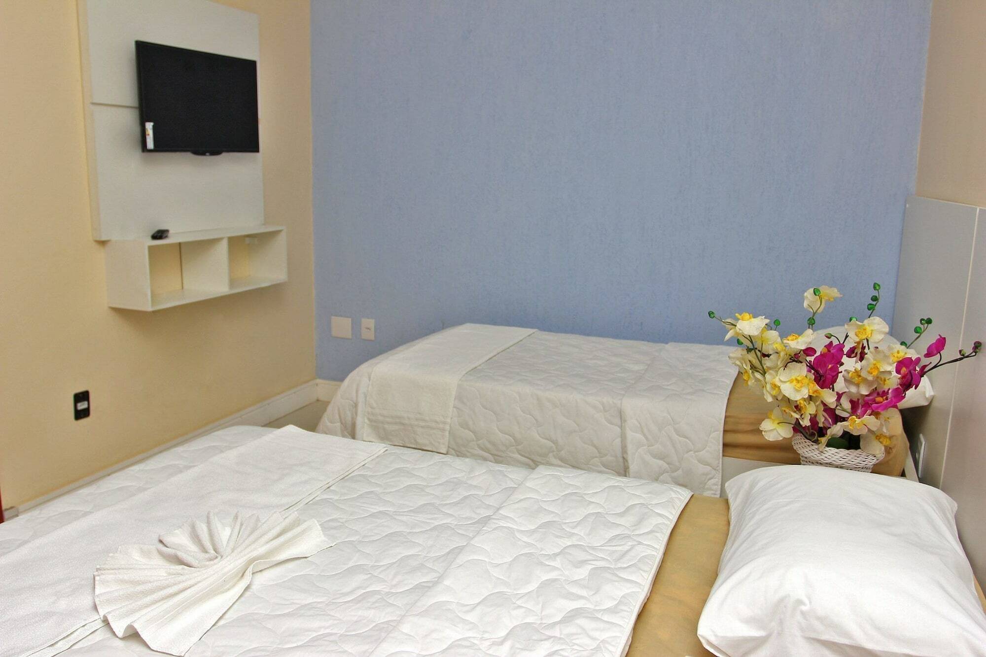 Mdj Inn